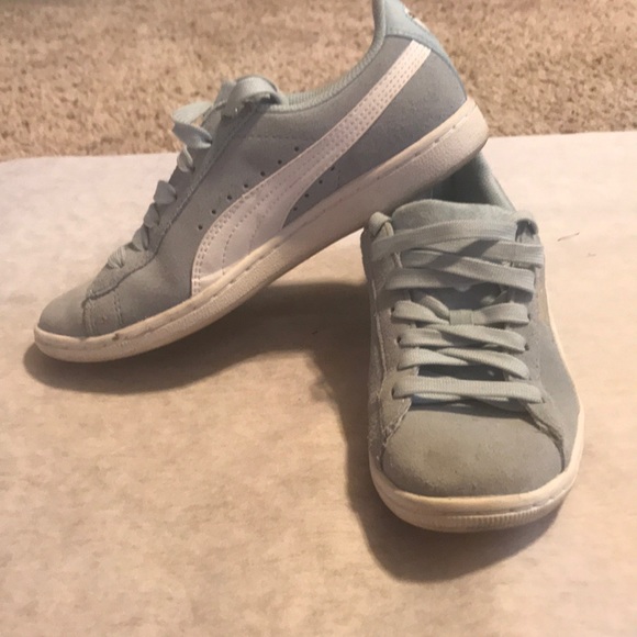 Blue suede pumas - Picture 1 of 6